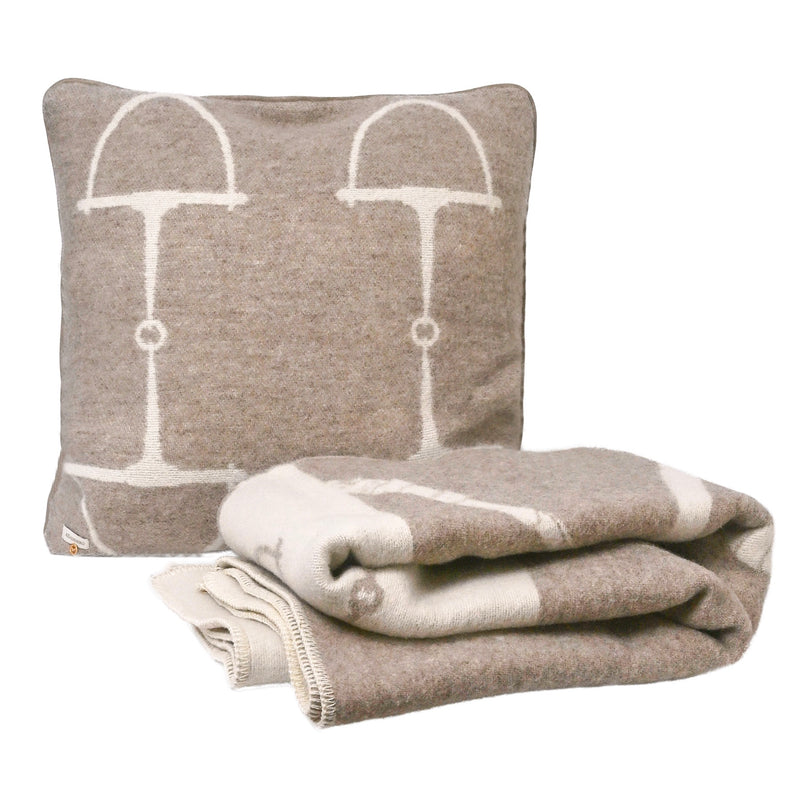 Luxury Cushion in 100% New Zealand Lambswool Beige Melange