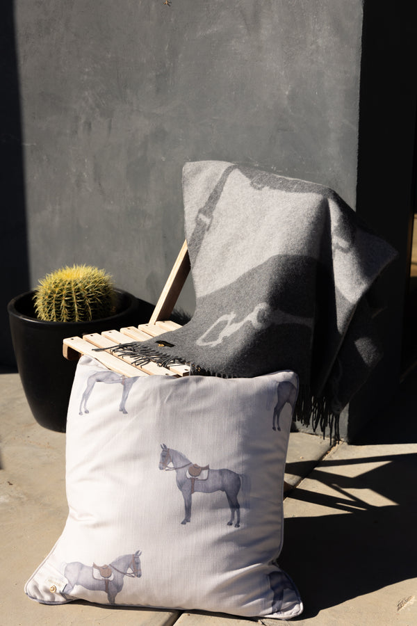 Petit Horse Off-white 60 x 60