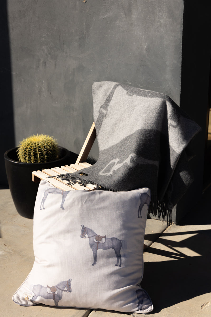 Petit Horse Off-white 60 x 60