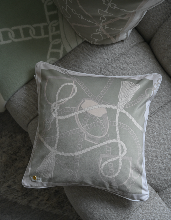 Chain velvet cushion celadon green