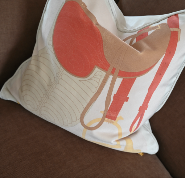 Heritage Saddle velvet cushion soft pink