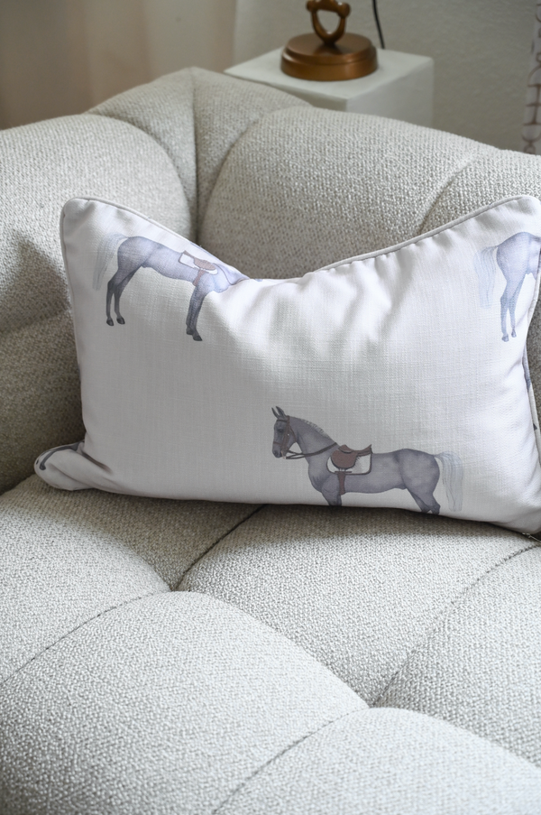 Petit Horse Off-white 60 x 40