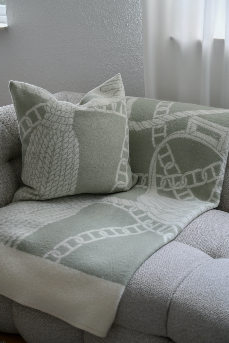 Chain Throw – 100% New Zealand Lambswool celadon green