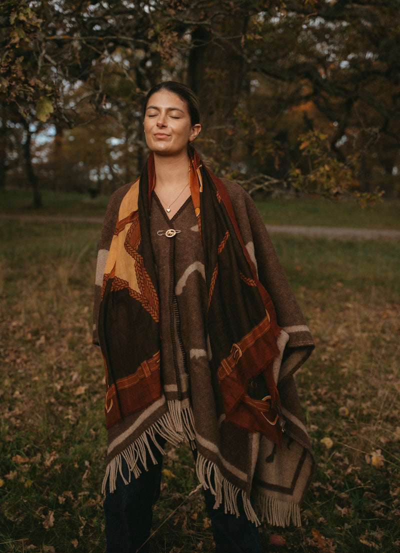 PONCHO HORSES LAMBS WOOL