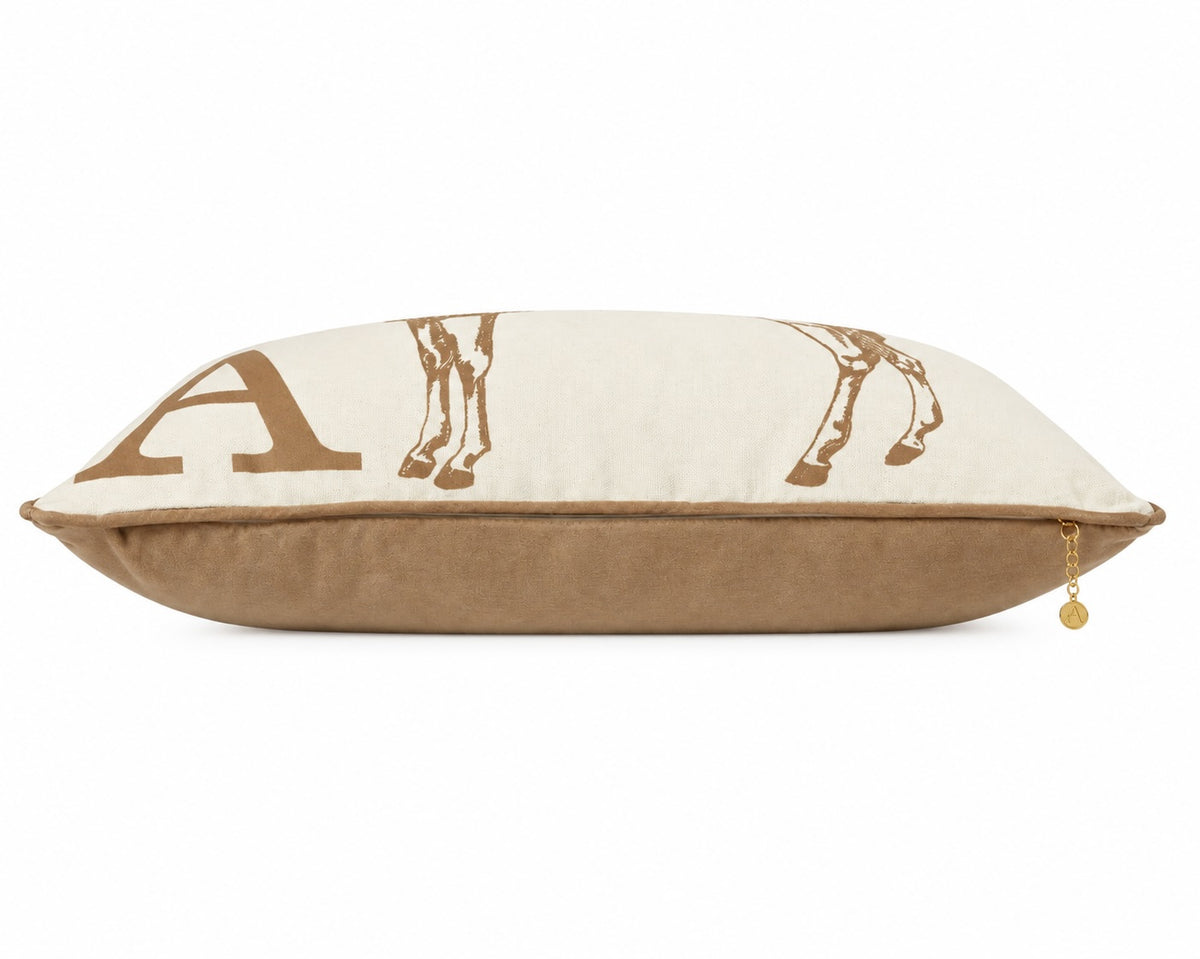 Classic Horse velvet cushion Nougat