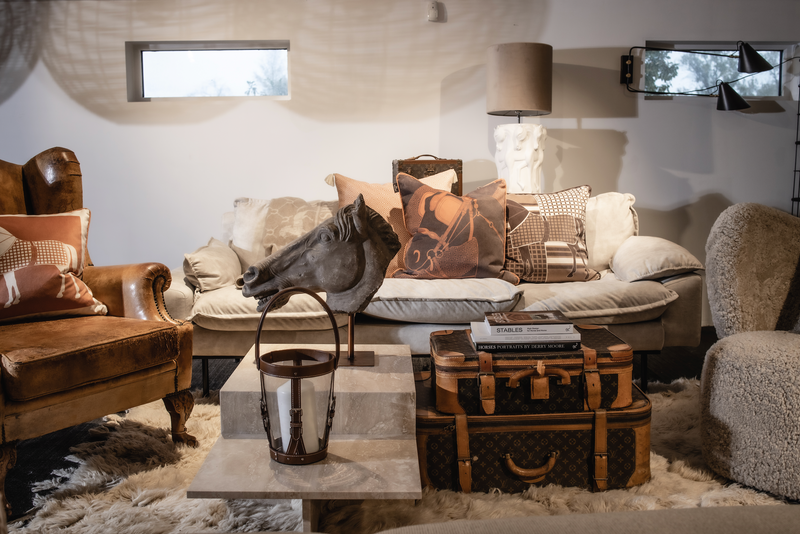 DECO HORSE CUSHION NEW LUXURY LINE BROWN
